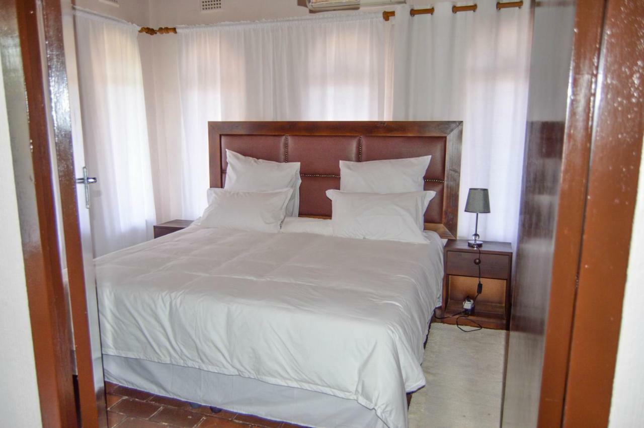 Emangunini Guest House Richards Bay Eksteriør bilde